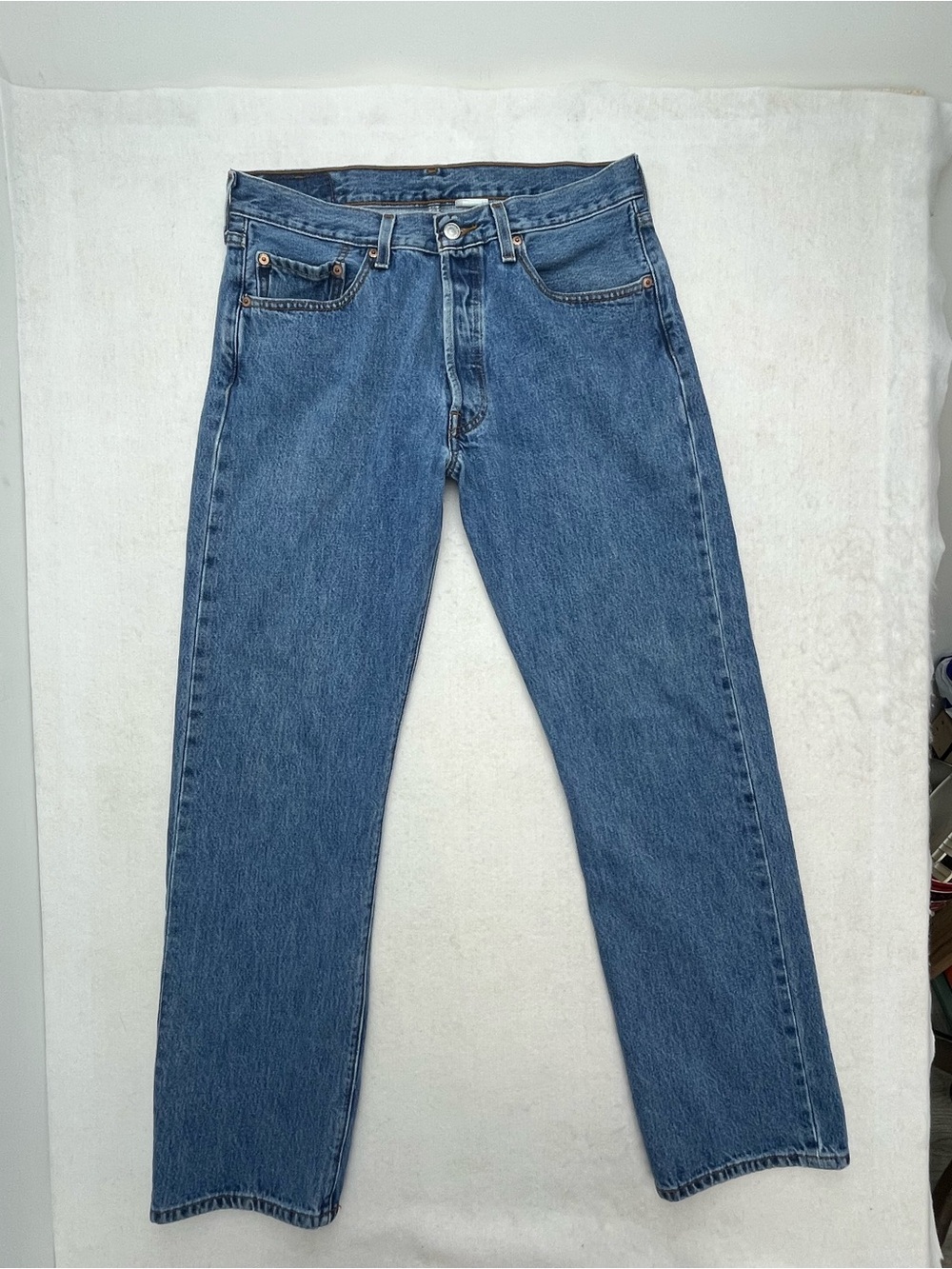 Vintage Levi's 501 Mens Medium Wash Straight Leg Button Fly Denim Jeans 33x32